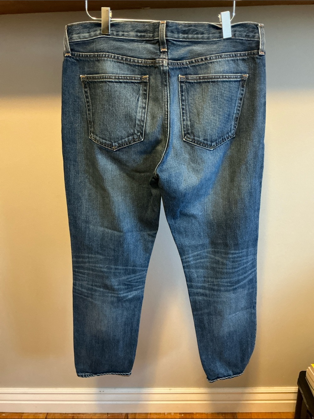 GAP Women's Relaxed Boyfriend Jeans in Dark Blue Wash - Picture 2 of 3